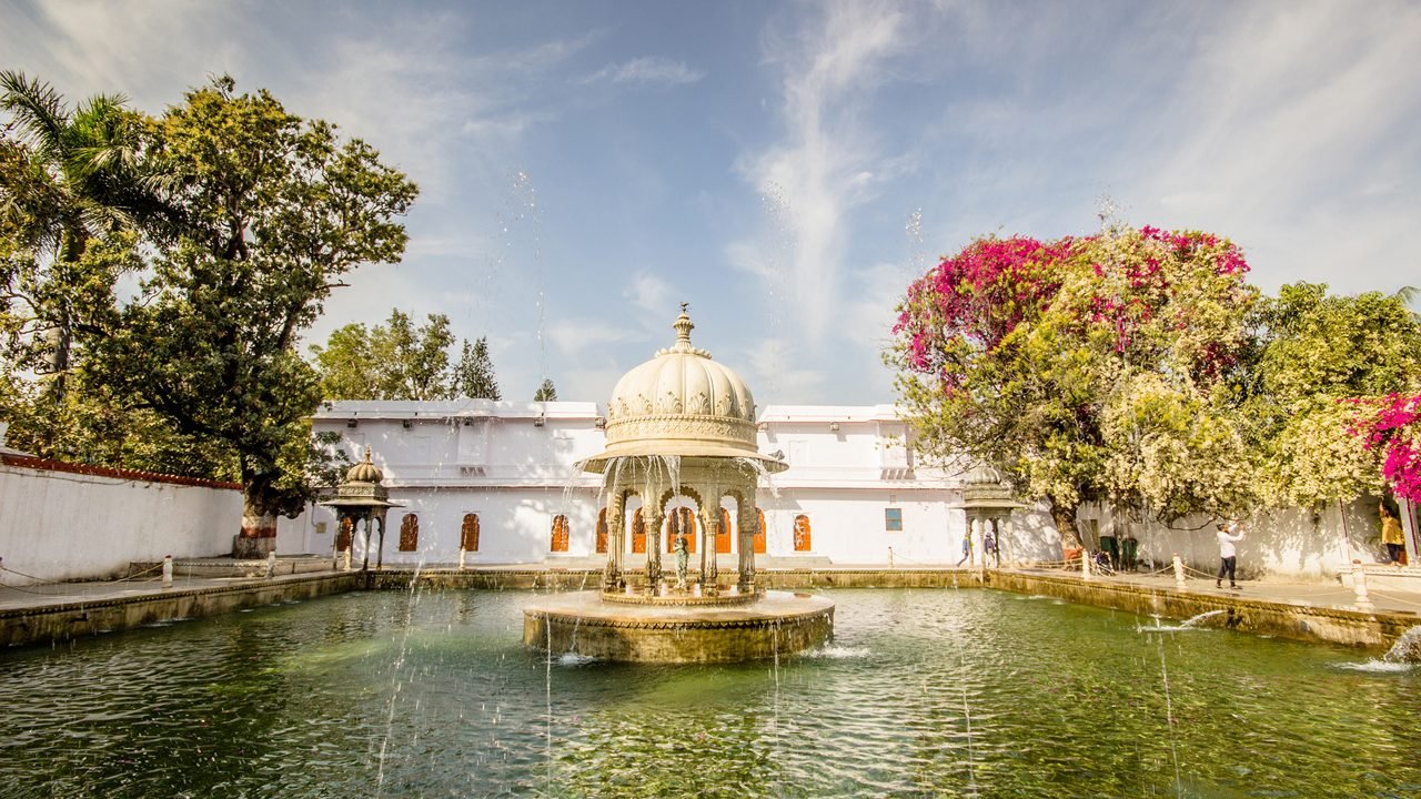 saheliyon ki bari udaipur attr hero 2
